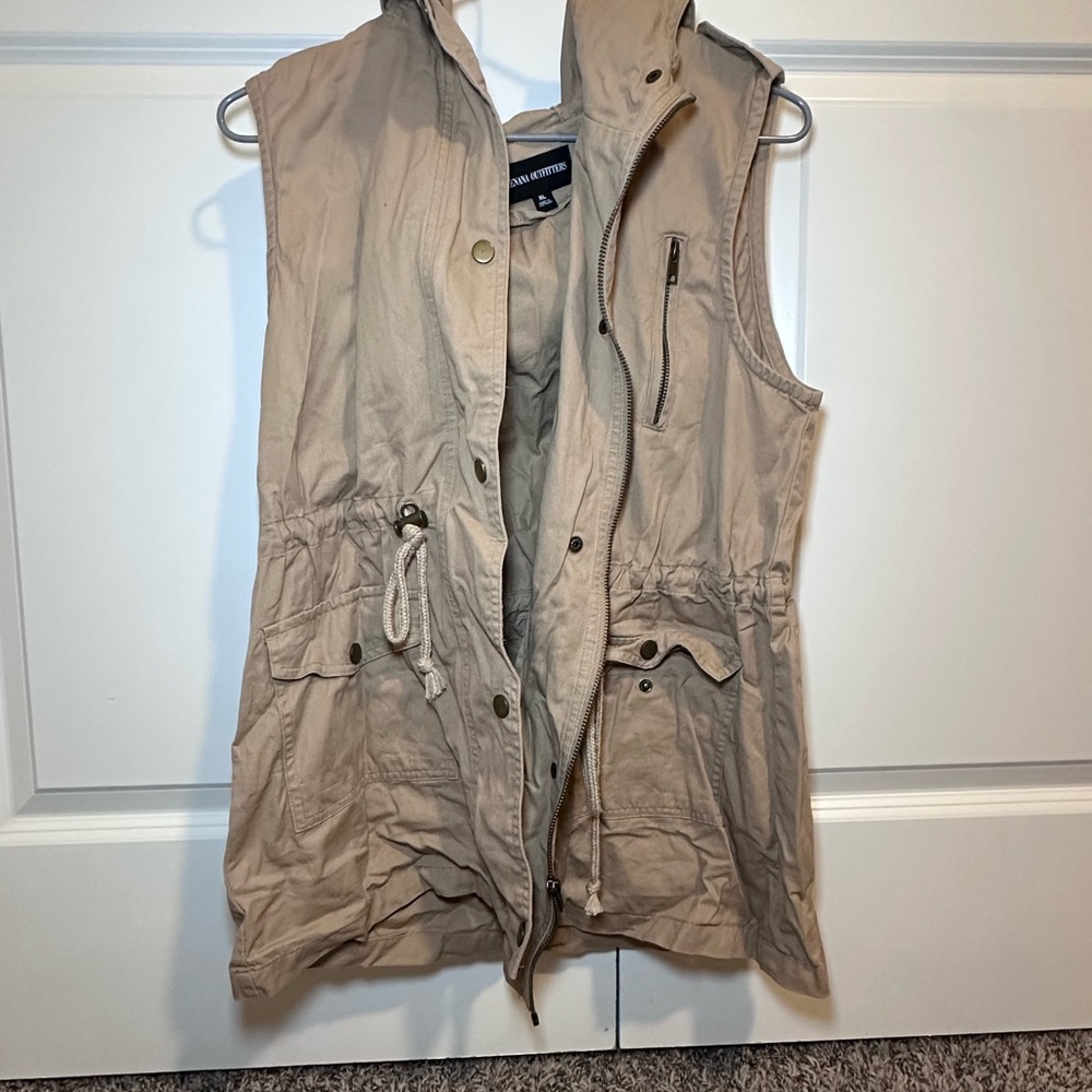 Zenana Outfitters Lightweight Sleeveless Utility Vest - Khaki